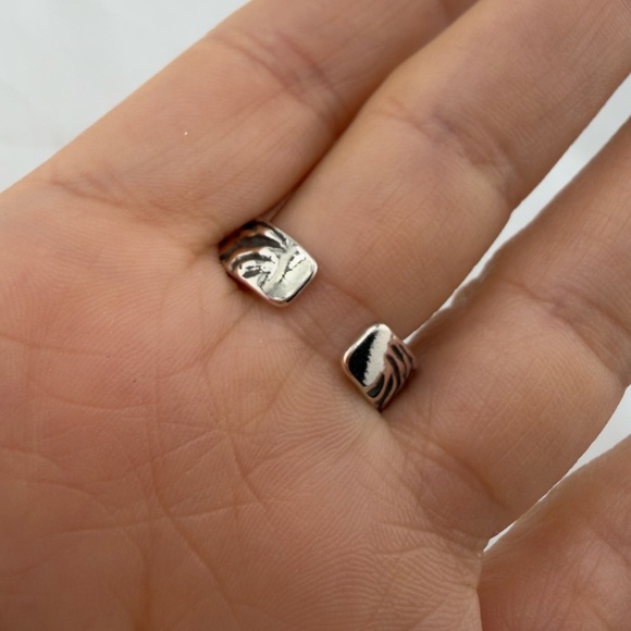 Silver Face Design Ring - Picture 6 of 9